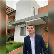 Profesor de inglés en diferentes niveles de formación